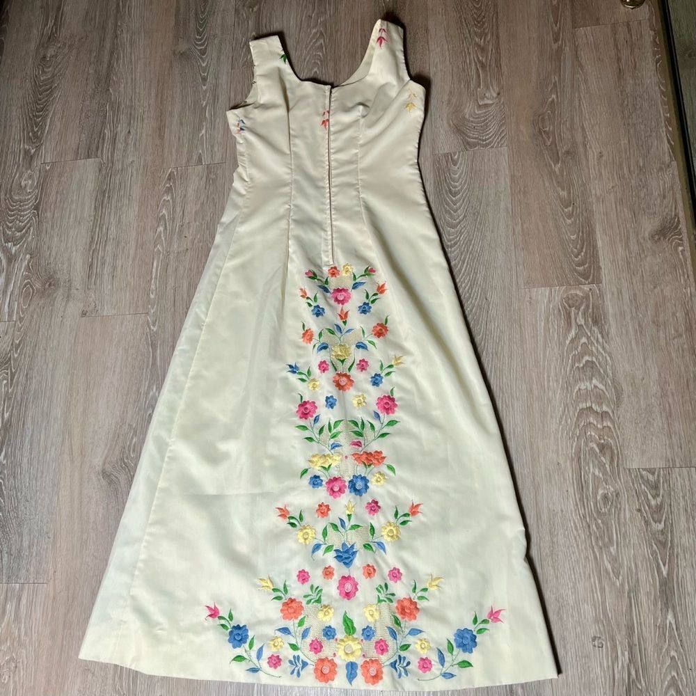 Vintage 60s Maxi Dress Ivory Embroidered floral Sleeveless Prairie Hippie Boho S - Picture 10 of 16